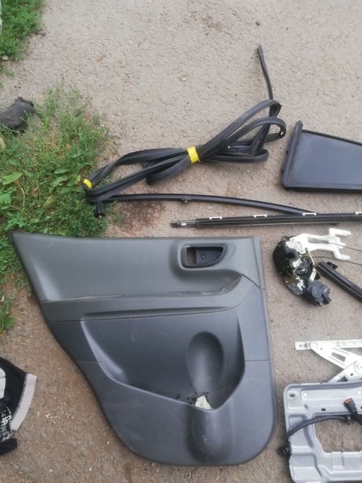 Продам дверь hyundai santa fe 2003 год