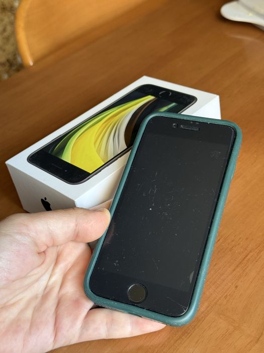 Продам iPhone SE 64 гб