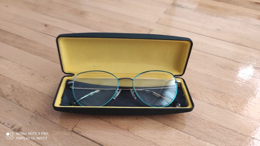 Ochelari de vedere ne graduate.