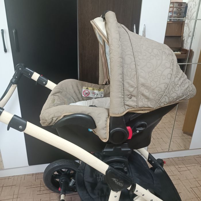 Продам коляску 3 в 1 Адамекс