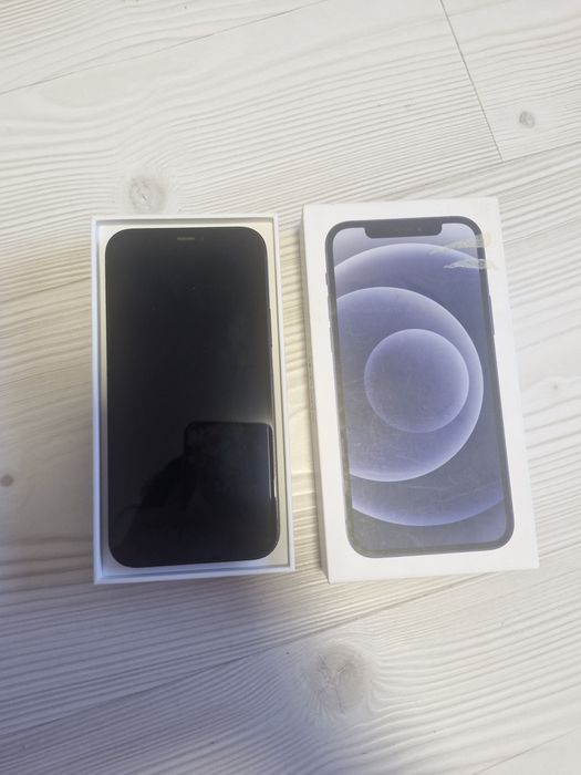 Vand Iphone 12 negru
