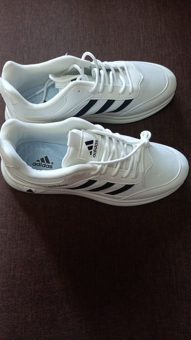 Кроссовки Adidas размер 44 новые!