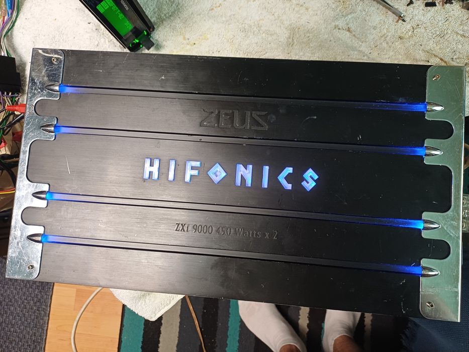 Hifonics ZXI 9000 450w x 2 la 4 ohmi rms amplificator auto subwoofer