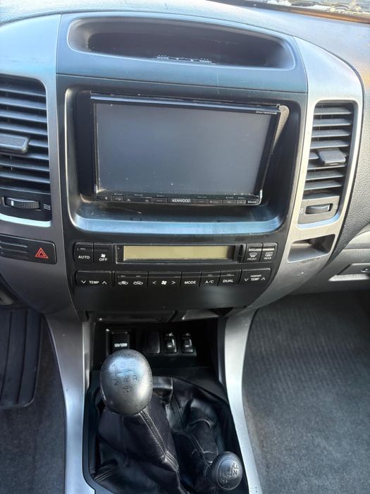 Toyota Land Cruiser J120 Autoutilitara