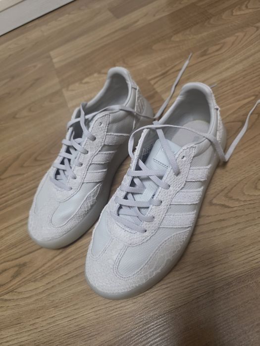 Маратонки Adidas светлосиви