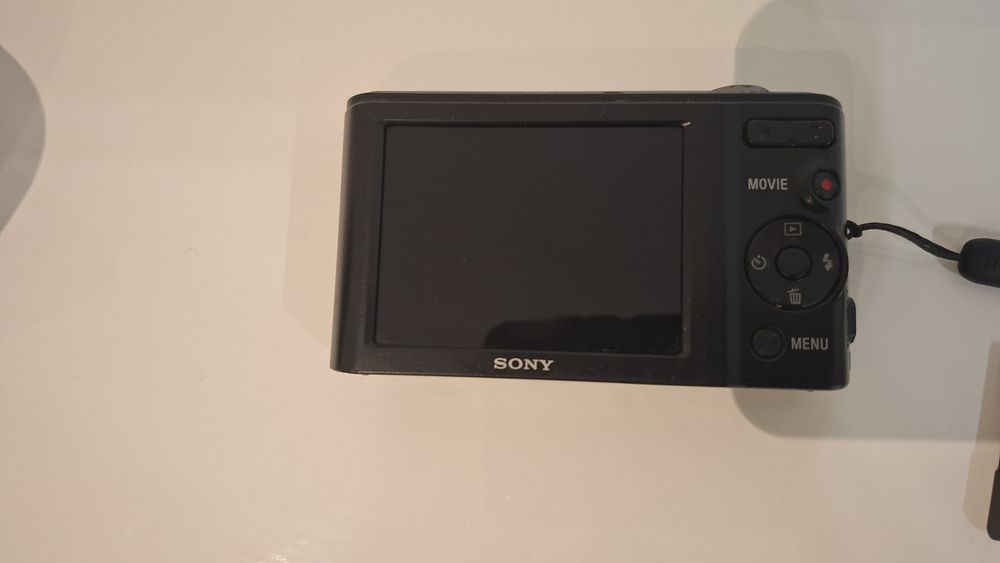 цифров фотоапарат Sony DSC-W810+резервна батерия