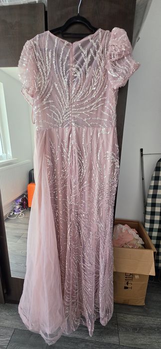 Rochie de seara, purtata 6 ore