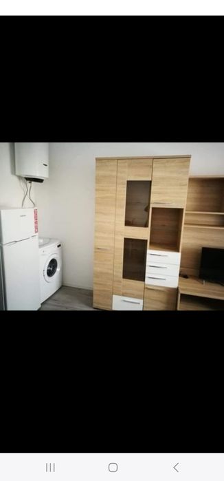 Închiriez garsoniera V. Aaron