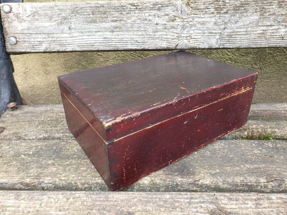 Cutie din lemn masiv, lada, cufar vechi caseta