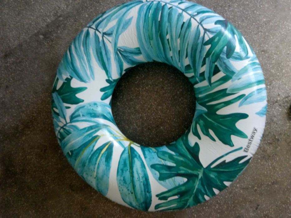 Piscina copii gonflabila + colac foarte mare + doua saltele cu plasa