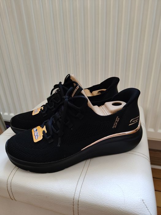 Дамски маратонки Skechers - нови