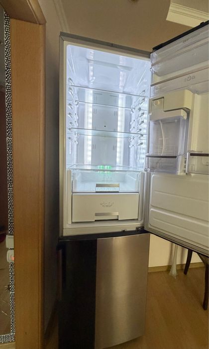 Продам холодильник LG