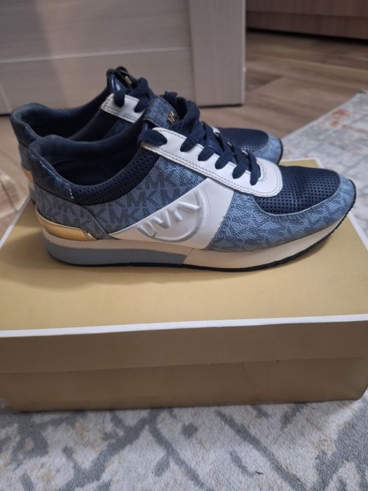 Кроссовки и сумка Майкл корс