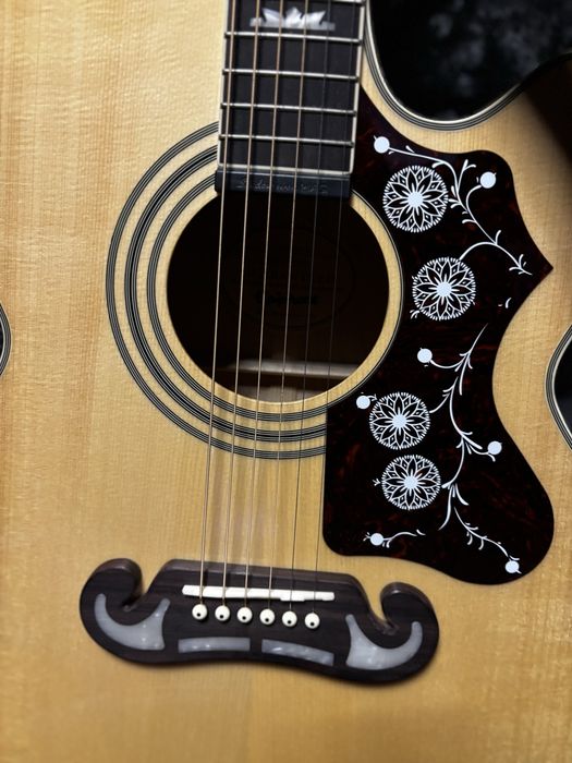 Epiphone EJ-200SCE акустична китара