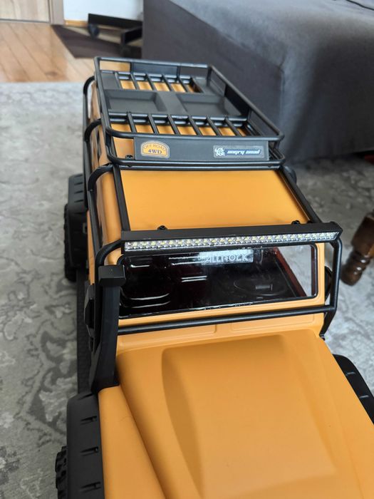 Продавам RC ALLROCK Defender H8H Crawler 1/8
