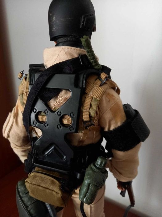 Figurina articulata 30cm scara 1/6 soldat forte speciale cu echipament