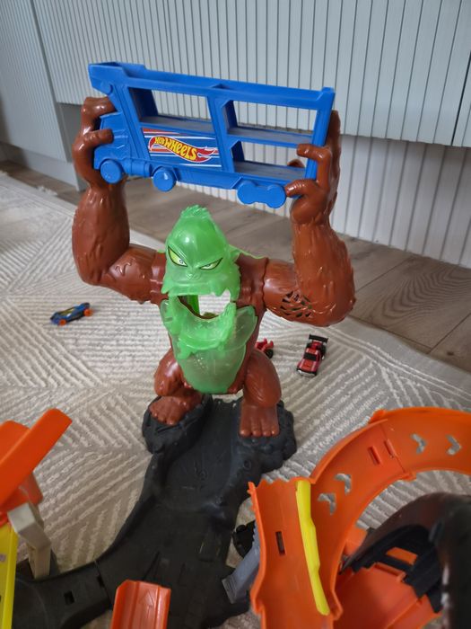 Hot wheels City Attack of Gorilla