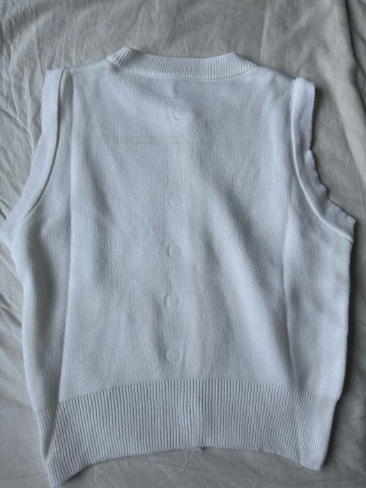 Vesta alba noua cu nasturi dama