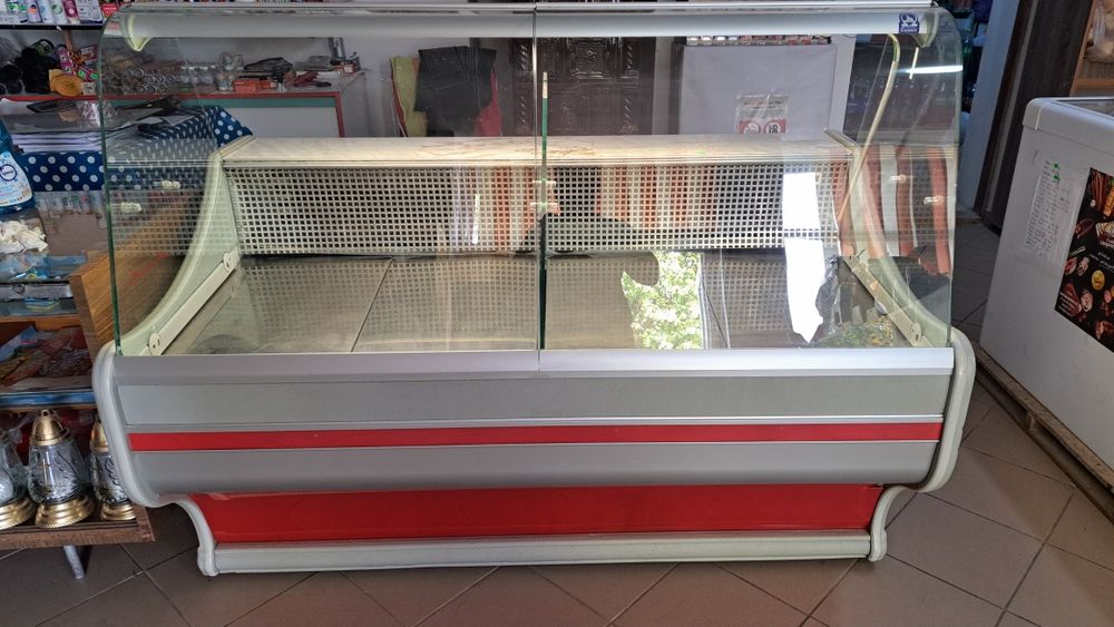 Vitrină frigorifică preparate
