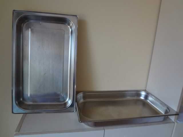 Голяма иноксова тава с капак и стойка