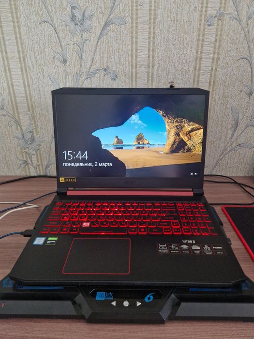 Acer Nitro 5 игровой ноутбук.