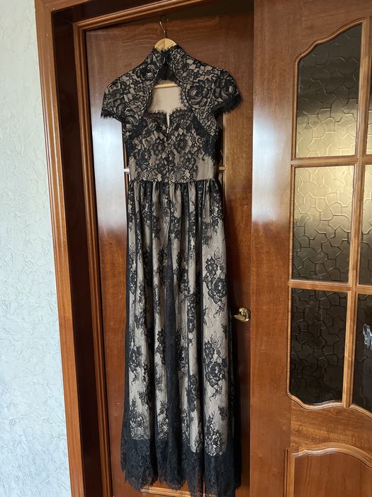 Шикарное вечернее платье, S