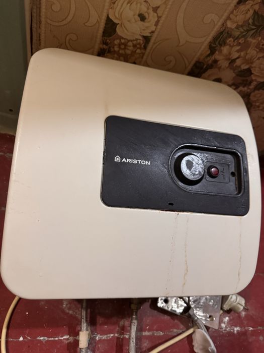 Отдам бойлер Ariston 20 литров