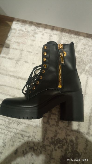 Оригинални дамски кубинки Guess