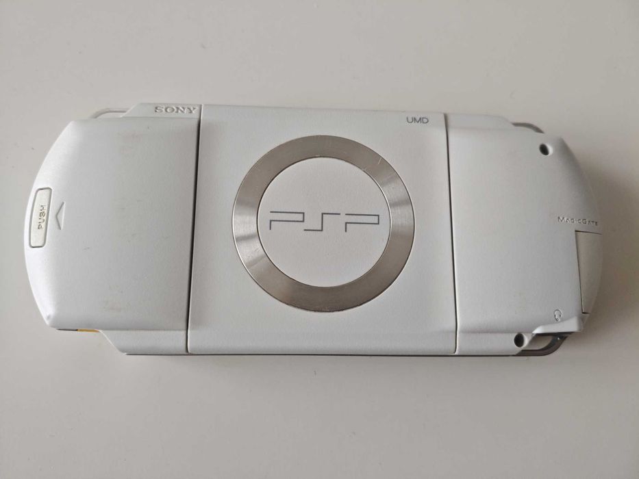 SONY PSP Playstation Portable 1000 - Качени много игри