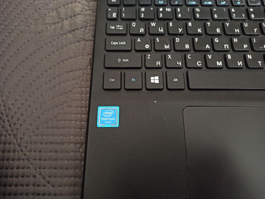 продам полностью рабочий ноутбк acer