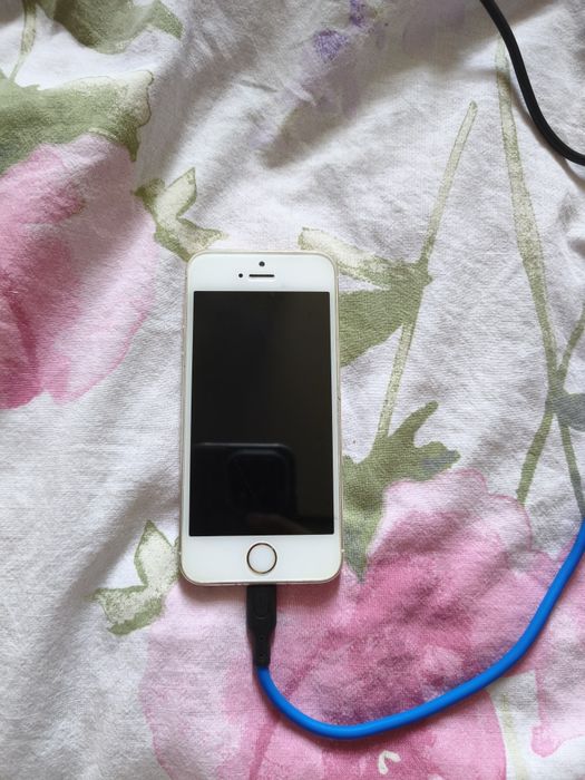 продам iPhone 5s