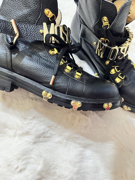 Bocanci / ghete din piele naturala Moschino marimea 36