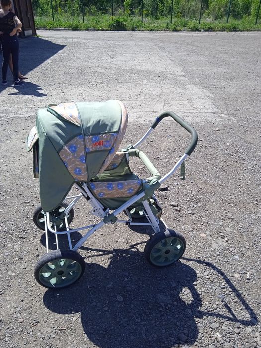 Продам коляску в хорошем состояние