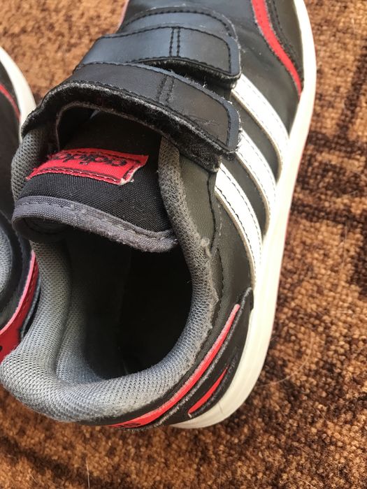 Маратонки adidas