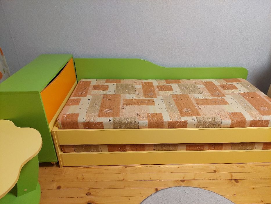 Продавам обзавеждане за детска стая