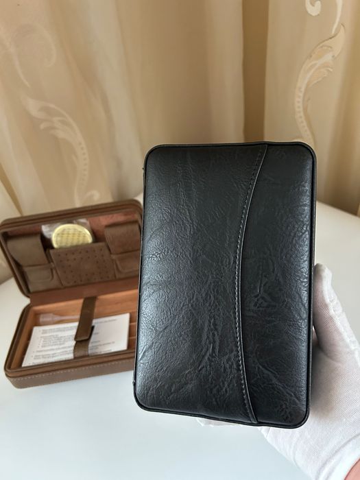 Преносим кожен хумидор за 4 пури от естествена кожа – черен / кафяв