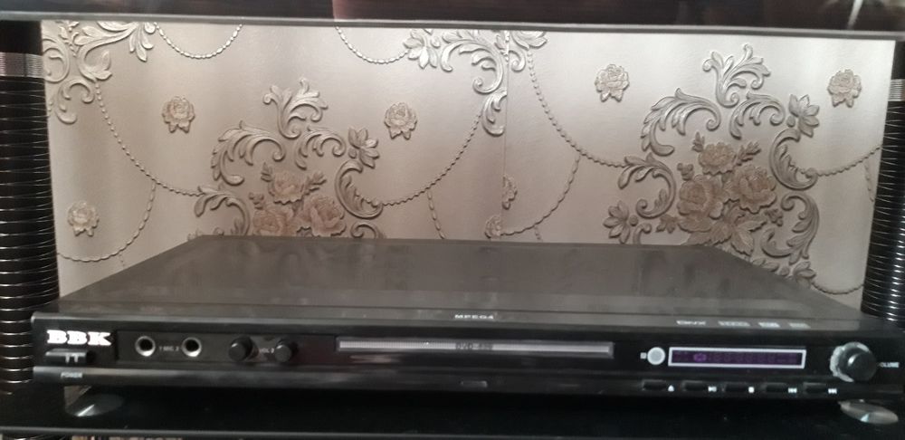 Продам DVD плеер