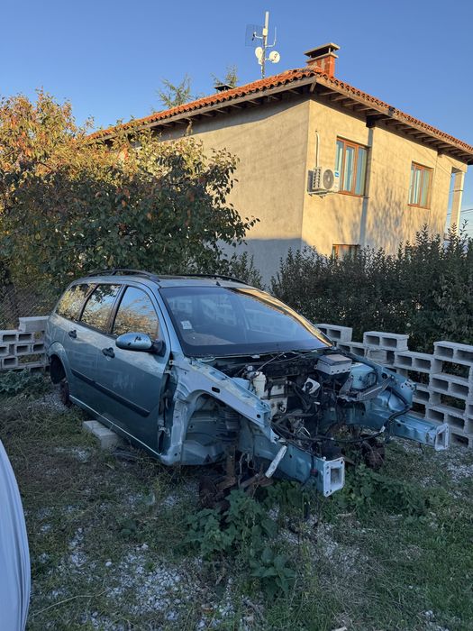 Форд Фокус 1.8 на части