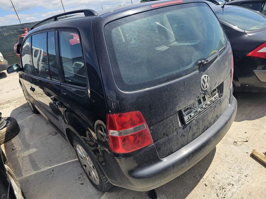 Dezmembrez Volkswagen Touran 1.6mpi fsi 1.9tdi 2.0tdi