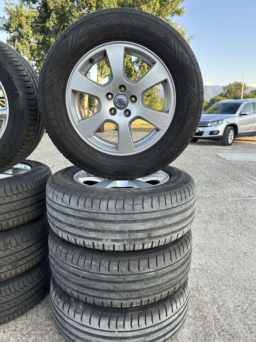 Лети джанти с нови гуми от Volvo, размер 235/65/R17 108W, ДОТ1222.