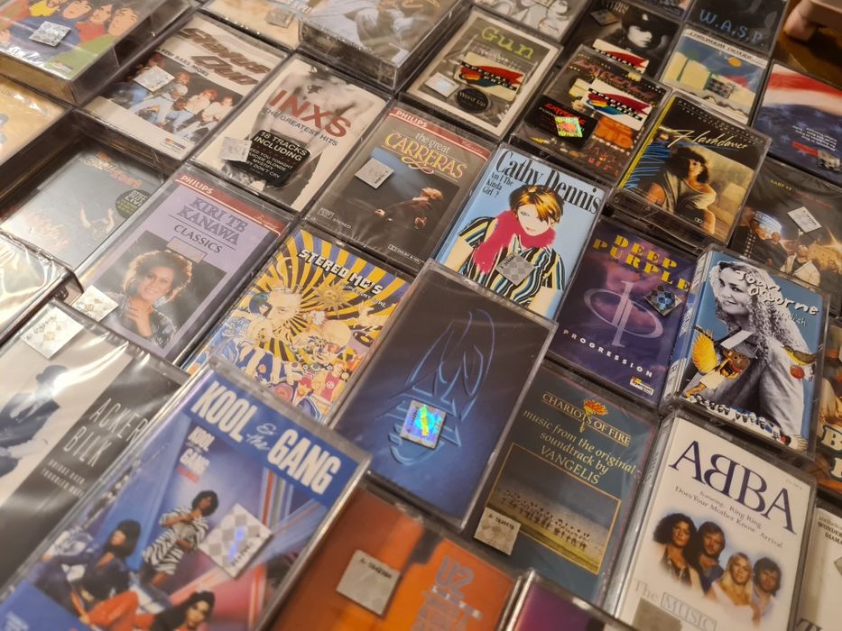 Casete audio sigilate si originale