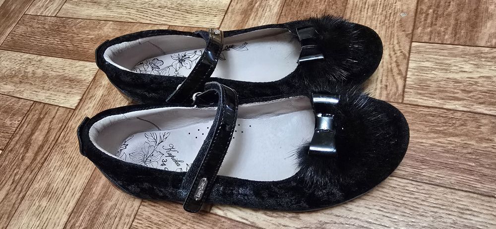 Нарядные туфли на девочку