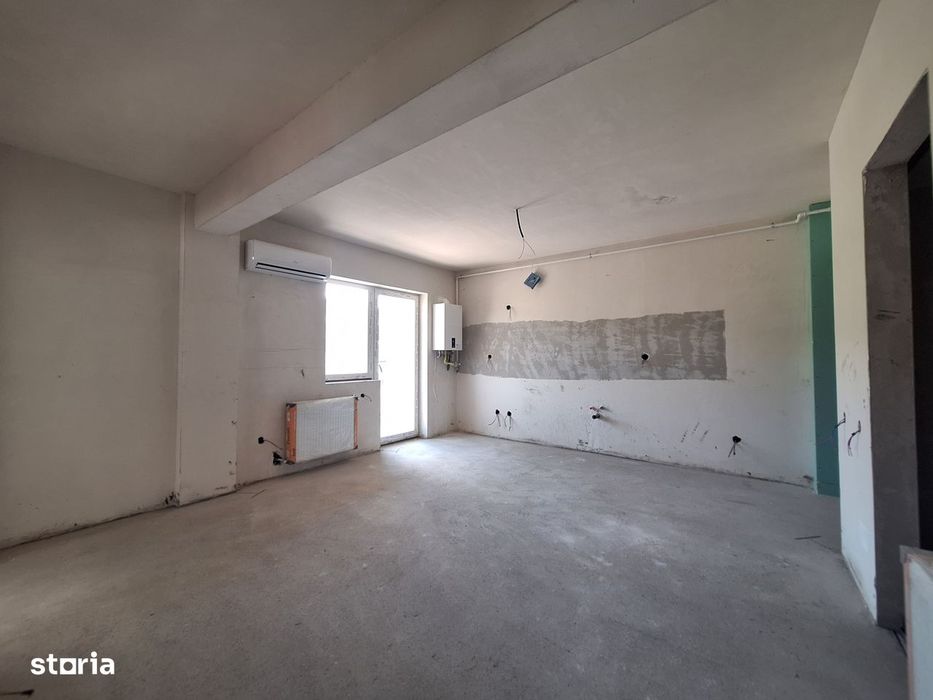 Apartament cu 3 camere semifinisat, cu CF, balcon, zona Terra — fotografia 1