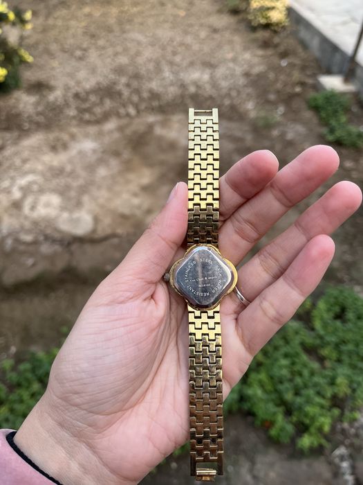 Soatlar sotiladi.  Swiss made