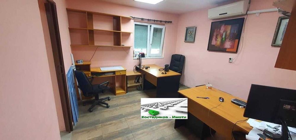 Дава се под наем Офис в Пловдив, Младежки Хълм - 45 кв.м за 520 € - Снимка #1