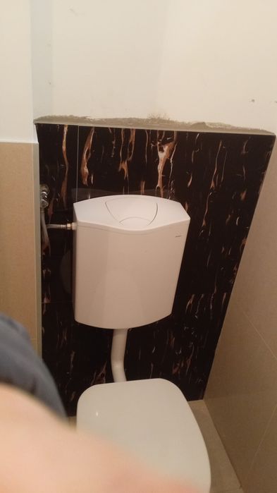 Efectuez lucrări în construcții :instalații electrice sanitare zidării