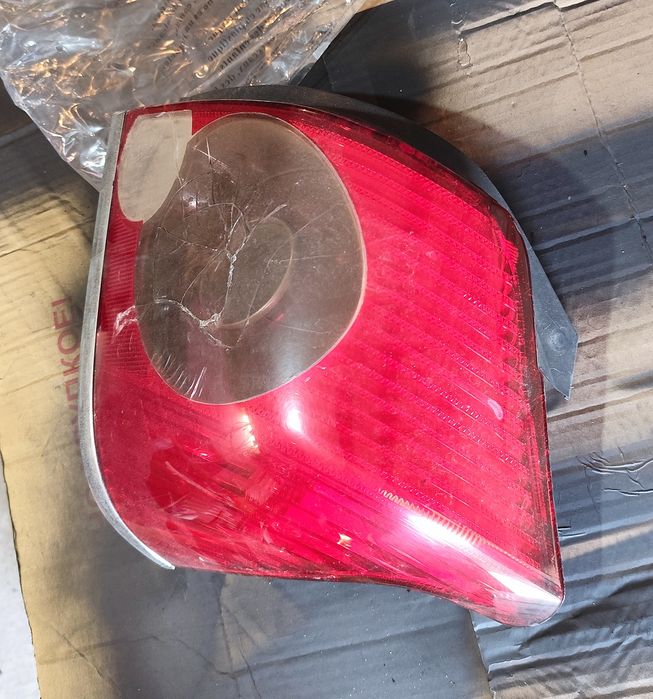 Продам фанарь задний