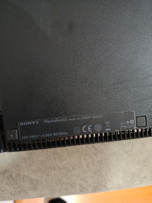 Consola PlayStation 3 SuperSlim Modata 500GB cu 2 controllere