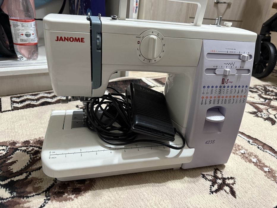 Швейная машина  janome 423 s