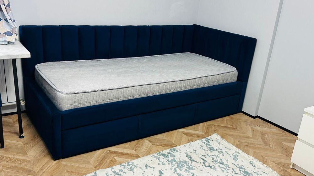 Продам шкаф и кроввть с матрасом